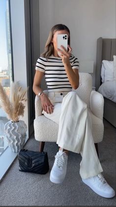 Outfit Chic, Business Casual Outfits For Work, Men Streetwear, Smart Trousers, Streetwear Summer, Mode Casual, Outfits 2023, Smart Casual Outfit, Stylish Work Outfits