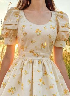 awesome Frock For Women, Cute Dress Outfits, Sleeves Designs For Dresses, Korean Fashion Dress, Elegante Casual