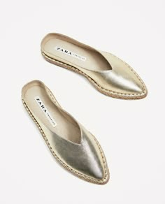 Zara Shoes Women, Mule Shoes Outfit, Zara Mules, Mules Shoes Heels, Gold Espadrilles, Metallic Flats, Espadrilles Style, Mule Shoes, 가을 패션