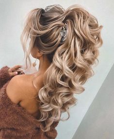 Stylish Updos, Chic Ponytail, Updos For Long Hair, Easy Updo, Ponytail Updo, Easy Updo Hairstyles, Hair Adviser, Hair Homecoming