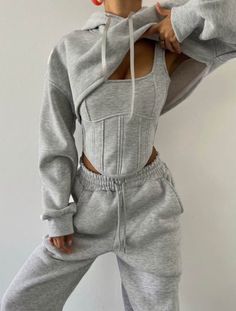 Very comfortable and secure fitted sweat suit outfit Matching Pants Set, Hooded Crop Top, Short Hoodie, Set Outfits, Sleeveless Outfit, Tracksuit Set, Loose Outfit, Tracksuit Women, Streetwear Outfits