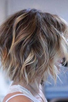 Shaggy Layered Bob for Thin Hair Short Messy Haircuts, Hairstyles For Fine Hair, Messy Haircut, Messy Short Hair, Haircut Styles, Short Wavy Hair, Short Wavy, Messy Hair