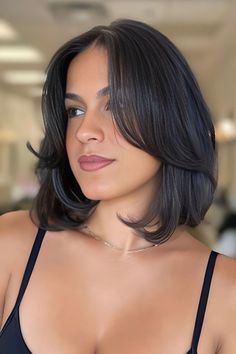 Layered Lob With Curtain Bangs Long Layered Bob Curtain Bangs, Short Layered Bob Curtain Bangs, Lobs With Curtain Bangs, Short Hair Layers With Bangs, Lob Curtain Bang, Shoulder Length Bob With Curtain Bangs, Short Straight Hair With Layers, Short Bob For Thick Hair, Curtain Bangs Short Hair With Layers