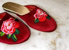 The flower of spring, Peony is the most popular flower in the Far East, also known as 'Queen of flowers'. This aromatic and feminine flower that you can imagine the fragrance of romantic spring. Almond toe with padded soles for adding comfort. They are crafted from butter-soft leather lining and insole. Outsole is leather in soft brushed handfeel. Narrow fit with low heel for extra elegance. You can pair with your favorite jeans for a stroll on Sunday farmer's market, or make yourself comfy with Flight Outfit, Spring Peony, Velvet Mules, Most Popular Flowers, Wedding Slippers, Popular Flowers, Velvet Slippers, Wedding Flats, Farmer's Market