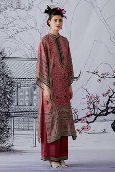 Shop for Rajdeep Ranawat Maroon Silk Gayatri Printed Kurta Set for Women Online at Aza Fashions Rajdeep Ranawat, Silk Stoles, Tunics Online, Tunic Pattern, Indian Fashion Designers, Satin Color, Silk Pants, Silk Embroidery, Silk Kimono