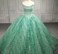 Green Quinceanera Dress, Princess Quinceanera Dresses, Quinceanera Dresses Green, Quinceanera Gowns, Gown Fitted, Quince Stuff, Beaded Ball Gown, Green Quinceanera, Green Quinceanera Dresses