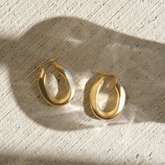 18k Gold Plated Bold Matte Oval Hoop Earrings These Hoops Have Such Minimalist And Effortless Vibes To Them, Super Chic With A Tee Or Blazer Size 2.2cm X 2.9 Cm Materials 18k Gold Plated, Tarnish Resistant High Quality Matte Polish Please Keep Away From Chemical Substance Like Perfumes Or Hand Soap, Don't Wear It When You Swim Or Shower. Er19 #Goldhoops#Goldearrings#Twisthoops#Dropearrings#Criossanthoops Tags: Style Earrings Necklace Bracelet Cuff Ring Hood Gift Boho Vintage Summer Winter Fall S Minimalist Oval Hoop Earrings Tarnish Resistant, Minimalist Oval Tarnish Resistant Hoop Earrings, Chic Gold Oval Hoop Earrings, Minimalist Oval Tarnish-resistant Hoop Earrings, Chic Oval Earrings For Everyday, Minimalist Tarnish-resistant Oval Hoop Earrings, Everyday Tarnish-resistant Oval Hoop Earrings, Oval Hoop Earrings For Everyday, Gold Oval Hoop Earrings Minimalist Style