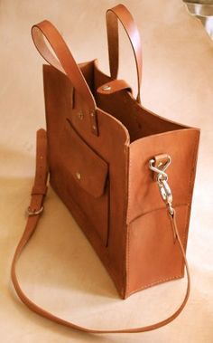 Leather Work Tote, Leather Working Projects, Leather Working Tools, Laser Ideas, Diy Bags, Leather Bag Women