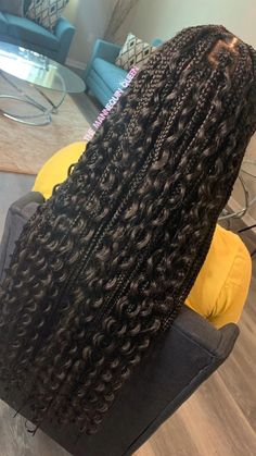 Knotlrds Box Braids, Medium Knotless Goddess Braids Hairstyles, Small Braids For Black Women Curls, Knotless Box Braids With Curly Ends Bun, Box Breads With Curly Ends, Bohemian Knotless With Curly Ends, Box Braids With Wavy Hair, Bohemian Braids Brown And Black, Senegalese Braids Hairstyles