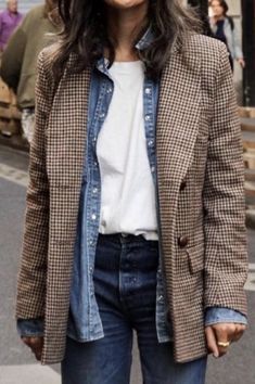 Women’s Business Outfits Winter, Brown Blazer Outfit, Plaid Blazer Outfit, Looks Pinterest, Blazer Outfit, Blazer Outfits