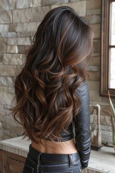 Κούρεμα Bob, Brown Hair Looks, Flame Tattoos, Brown Hair Inspo, Brunette Balayage, Brunette Hair With Highlights, Brunette Balayage Hair, Fishtail Braid, Brown Hair Balayage