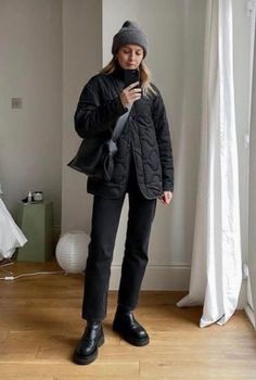 Vest Jumper Outfit, Winter Minimal Outfit, 2023 Queer Fashion, Washington State Fall Outfits, Scandi Street Style 2023, Fall Amsterdam Outfits, Austrian Style Fashion, Scandi Outfit Winter, Winter Womens Outfits Cold Weather