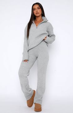 Comfy Sets Women, Grey Set Outfit, 2 Piece Lounge Set Outfit, Comfy Lounge Outfits, Fall Lounge Outfits, Graduation Vibes, Lounge Wear Stylish, Cute Lounge Sets, Matching Sweat Set