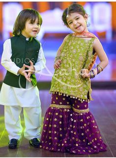 Kids Wedding Outfits Girl Pakistani, Pakistani Wedding Dresses For Kids, Kids Wedding Dresses, Pakistani Kids Dresses, Wedding Dresses Ideas, Kids Party Wear Dresses, Chic Dressing, Kids Ethnic Wear