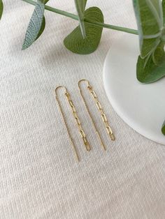 "PAPERCLIP CHAIN THREADER EARRINGS These gorgeous threaders are so lightweight, you'll forget you have them on, except when you're getting compliments! These dainty handmade earrings are minimal and modern. Not only are these earrings beautiful, but they are sensitive skin safe in 925 Sterling Silver or 14k Gold Filled. * Choose from 925 Sterling Silver or 14K Gold Filled * Approximately 2.25\" length * Made with all hypoallergenic and water safe materials 🤍 Shop more Threader Earrings here! ht Chain Threader Earrings, Threader Earrings Gold, Earrings Minimal, Earrings Dainty, Keepsake Jewelry, Vermeil Jewelry, Threader Earrings, Chain Earrings, Dainty Jewelry