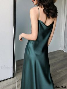 Olivia Mark - Exquisite Three-Tiered Evening Gown Multi Way Dress, Velvet Prom Dress, Dress Collar, Long Sleeve Cocktail Dress, Silk Dresses, Color Rush, Long Sleeve Dress Formal, Prom Dresses Two Piece, Prom Dresses For Sale