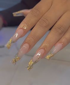 17th Birthday Nails Acrylic, 17th Birthday Nails, Freestyle Nails, Fresh Nails, Nails Bling, Gold Acrylic Nails, Gold Nail Polish, Gold Nail Designs