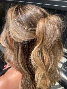 Hair Stylies, Hot Hair Styles, Penteado Cabelo Curto, Long Blonde, Hairdo For Long Hair, Hair Stylist Life, Easy Hairstyles For Long Hair