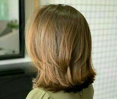 Short Hair Straight With Layers, Short Hair Light Layers, Straight Medium Layered Hair, Straight Hair Short Layers, 90s Bob Layers, Straight Layered Short Hair, Bob Cut Shoulder Length, Short Hair Lots Of Layers, Short Layered Haircuts Straight Hair