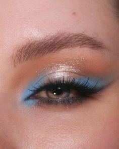 Natural Euphoria Makeup, Eye Makeup With Blue Outfit, Euphoria Makeup Blue Eyes, Makeup To Go With Dark Blue Dress, Blue Makeup For Wedding, Blue Rhinestone Eye Makeup, Blue Makeup Eyeliner, Minimal Blue Eye Makeup