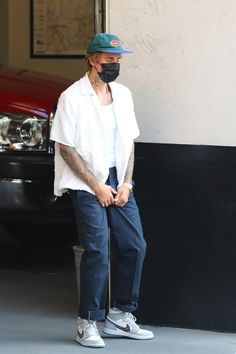 Justin Bieber Summer Outfits, Justin Bieber Clothes, Justin Bieber Dressing Style, Justin Bieber Streetwear, Nike Dunk Outfit, Softboy Outfits, Justin Bieber Hoodie Outfit, David Beckham Style Outfits