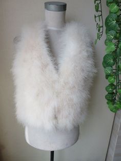 /Free Shipping/Real Ostrich Feather Fur Vest/Jacket/S-M-L/Creamy White White Jacket Outfit, Poodle Moth, Feather Vest, White Vest, Ostrich Feather, Jacket Outfit, Ostrich Feathers, Vest White, Vest Outfits