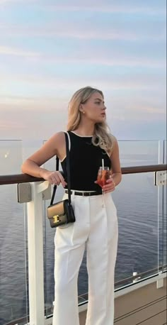 Hot Weather Elegant Outfits, Outfit For Summer 2024, Summer Fashion London, Casual Elegant Summer Outfits, Quiet Luxury Fashion Petite, Rooftop Outfit Summer, Canadian Summer Outfits, Old Money Basics Clothes, Summer Amsterdam Outfits