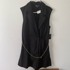 Brand New Elegant Sleeveless Spring Outerwear, Elegant Spring Vest For Night Out, Elegant Spring Night Out Vest, Fall Party Outerwear Vest, Sleeveless Formal Outerwear For Fall, Elegant Spring Outerwear For Going Out, Elegant Fall Vest For Day Out, Elegant Vest For Fall Day Out, Elegant Vest For Day Out In Fall