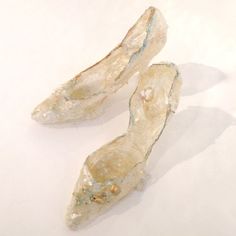 Glass and resin shoes made with iridescent powders and filaments. Please contact us if you are interested in this piece. Commissions are available upon request. Shoe Sculpture, Paper Shoes, Lizzie Hearts, Glass Shoes, Silver Swan, Bio Art, Textile Sculpture, Shoe Design, Futuristic Fashion