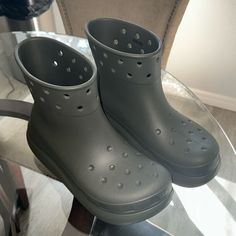 New Croc Boots! Never Worn! Mens Size 9. No Box Crocs Crush, Crocs Green, Croc Boots, Crocs Literide, Shoes Crocs, Crocs Boots, Mens Rain Boots, Rubber Sandals, Duck Boots