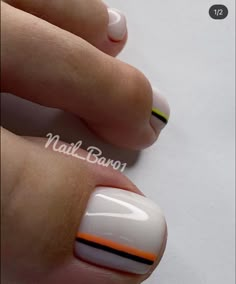 Feet Gel Polish Design, Nail Art Feet Summer, Pumpkin Pedicure Design, Greek Feet Pedicure, Nail Halloween, Summer Nails Colors Designs, Halloween Nail Art Ideas, Bright Nail Designs