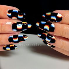 Psychodelisch Nails, Nokti 2022, Glitch Nail Art, Optical Illusion Nail Art, Obnoxious Nails, Glitch Nails, Edc Nails Designs, Optical Illusion Nails, Psychadelic Nails