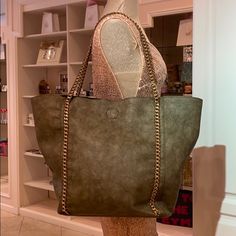 Vegan Leather Tote In Olive Vegan Tote Bag, Vegan Leather Tote, Womens Tote Bags, Leather Tote, Vegan Leather, Bag Lady, Tote Bag, Green, Leather