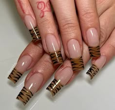 Tiger Stripe Nails, Neutral Nails Acrylic, Nail Inspired, Tiger Nails, Zebra Print Nails, Zebra Nails, Bad Gyal, Striped Nails