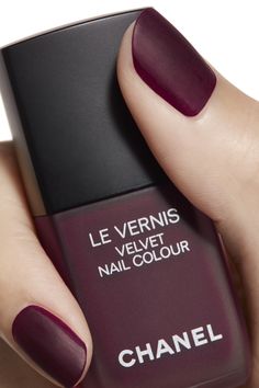 Chanel Nail Polish, Unghie Sfumate, Chanel Nails, Nail Colour, Fashion Capsule, Chic Nails, My Nails