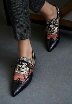 Gucci Women Brogues, Fabulous Shoes, Crazy Shoes, Shoes Fashion, Street Styles, Beautiful Shoes, Strap Heels