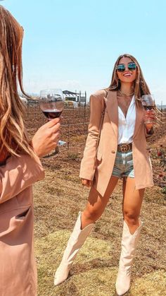 Green Rodeo Outfit, Napa Winery Outfit Summer, Rock Concert Skirt Outfit, Rodeo Boots Women Outfit, Cowgirl Boots Spring Outfit, Styling Cowboy Boots Women Winter, Winery Chic Outfit, Classy Cowgirl Boots Outfit, Blazer With Cowgirl Boots