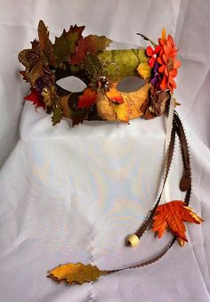 Goddess Of Autumn, Costume Fleur, Masquerade Mask Diy, Masquerade Halloween, Mask Masquerade, Mask Ideas, Masquerade Masks, Cool Masks, Mulberry Paper