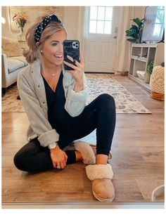 b29eed44276144e4e8103a661f9a78b7desc52162425ri Comfy Winter Outfits Lazy Days, Nanny Outfit, Cute Lounge Outfits, Lounge Outfits, Comfy Outfits Winter, Outfits Lazy, Casual Outfits For Moms, Headband Outfit, Legging Outfits