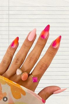 Ombre pink and orange summer almond shape gel nails Sunset Nails, August Nails, Manicure Y Pedicure, Fire Nails, Chic Nails, Nail Polishes, Nail Trends, Trendy Nails