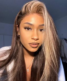 Blonde Hair On Brown Skin, Blonde Brown Hair Color, Natural Hair Community, 100 Human Hair Wigs, Colored Wigs, Brown Blonde Hair, Hair Inspiration Color, Baddie Hairstyles