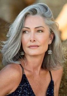 Gray Hairstyles, Grey Hair Over 50, Silver Haired Beauties, Gorgeous Gray Hair, Grey Hair Inspiration, Beautiful Gray Hair, Silver Sisters, Grey Hair Styles For Women, Silver Grey Hair