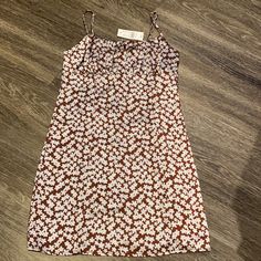 Nwt Women’s Dress With Beautiful Flower Print Sleeveless Brown Mini Dress For Brunch, Brown Mini Dress For Spring, Brown Mini Dress For Spring Date Night, Chic Brown Sundress For Brunch, Brown Summer Dress For Date Night, Brown Floral Print Sundress For Spring, Chic Brown Sundress For Spring, Casual Floral Dress For Date Night, Summer Brown Dress For Date Night