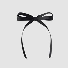 The mini Olivia grosgrain ribbon hair bow has shorter tails than my popular Olivia hair bow and is perfect for casual days, making it a must-have for younger girls and women with shorter hair. Olivia bow https://www.etsy.com/yourfinaltouch/listing/999570498 * Grosgrain ribbon * Bow 4.5" W x Tails 5" L * Alligator clip with a no-slip grip | French barrette | Elastic hair tie * 28 colors * Handmade in the USA * Small women-owned business *Please note that bows are handcrafted and may vary slightly Hair Tie Bows, Olivia Hair, Hair Style Korea, Grosgrain Ribbon Bows, Shorter Hair, Tiny Bow, Bow Shop, Style Korea, Enola Holmes