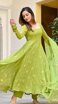 Full Sleeve Gowns, Simple Anarkali, Long Anarkali Gown, Umbrella Dress, Butterfly Net, Long Gown Design, Anarkali Dress Pattern, Long Frocks, Indian Gowns