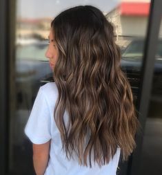 Summer 2020 Hair Color Trends, Beige Hair, Brown Hair Inspo, Brunette Hair With Highlights, Chocolate Brown Hair, Modern Haircuts, Brown Hair With Blonde Highlights, Brunette Balayage Hair, Brown Hair Balayage