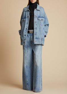 Denim Jacket And Jeans, Androgynous Outfits, Androgynous Style, Cold Fits, Fall 24, Womens Denim, Androgynous Fashion, Loose Jeans, Denim Details