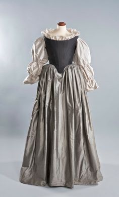 Late 1600s Fashion, 1600s Dresses, 17th Century Gown, 1600s Clothing, 1600 Dress, 17 Century Fashion, Masquerade Ball Outfit, 1660s Fashion, 17th Century Dress