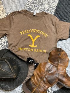 The perfect tee for the Yellowstone fan. unisex fit. Girls and Guys love it. super soft tee. great quality tee Yellowstone Clothes, Yellowstone Party, Yellowstone Merchandise, Yellowstone Ranch, Life Romanticized, Shein Clothes, Diy Shirts, Buy List, Ranch Life