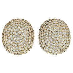 Indulge in the resplendent glamour of these 17 Carats Large Bombe Diamond Cluster Oval Clip Earrings, meticulously crafted in 18K Yellow Gold. These earrings are a jubilant celebration of elegance, making them the perfect accompaniment for special occasions, weddings, or simply a stunning addition to your cherished jewelry collection. The bombe design, adorned with pave-set round diamonds, radiates happiness and brilliance. Measuring 25mm long, these earrings gracefully frame the face with a captivating allure. Each facet reflects the craftsmanship and attention to detail, ensuring a truly show-stopping accessory. Elevate your style with these delightful clip earrings, an embodiment of luxury and sophistication. Whether worn for a special event or as a self-indulgent statement, these earri Yellow Gold Diamond Earrings, White Diamond Earrings, Sapphire And Diamond Earrings, Emerald Green Earrings, Flawless Diamond, 18k Gold Earrings, Oval Earrings, Citrine Earrings, Oval Earring